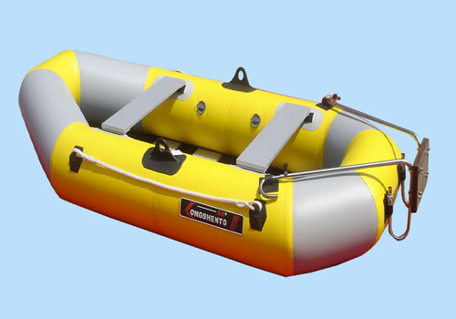 3人坐充气式挂机艇钓鱼船